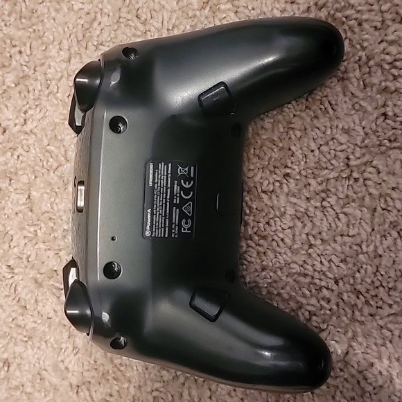 Nintendo Switch PowerA Pro Controller - Picture 2 of 2
